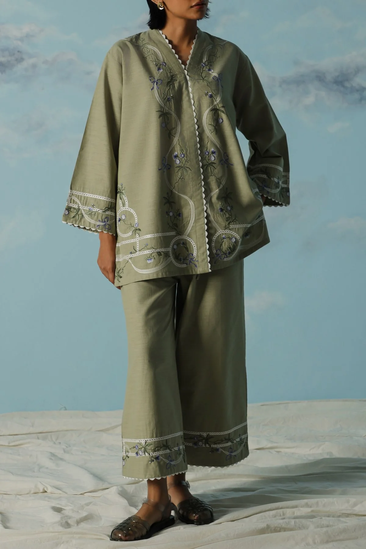 VIOLA AND SAGE EMBROIDERED SHIRT