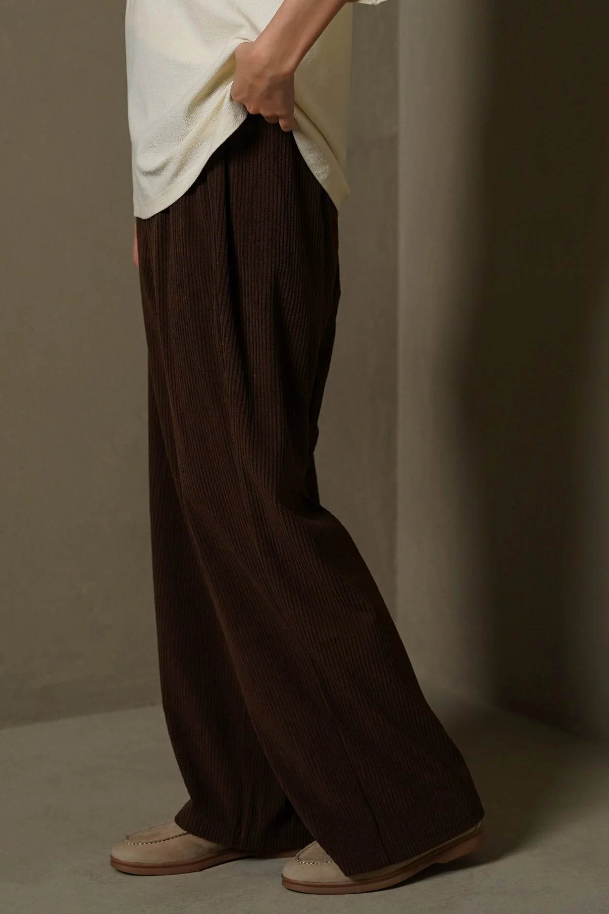 WALNUT CORDUROY TROUSERS