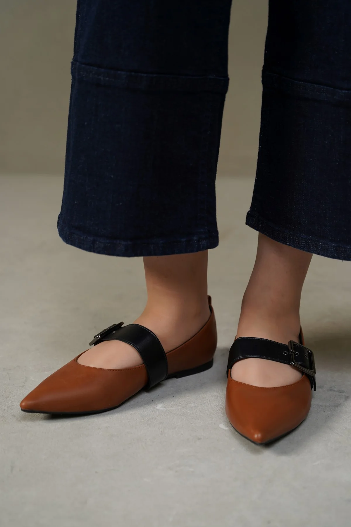 WIDE BUCKLE PUMPS - Image 2