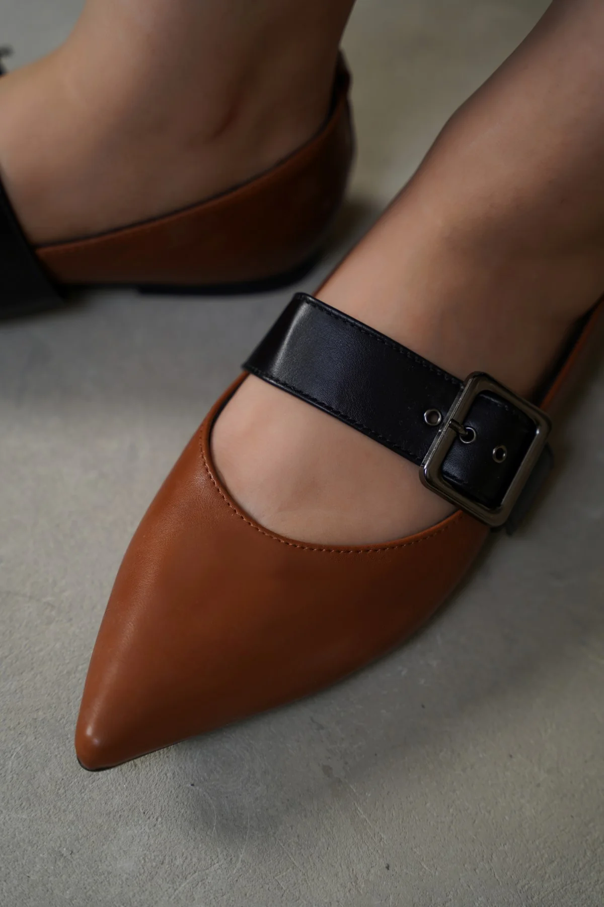 WIDE BUCKLE PUMPS - Image 3