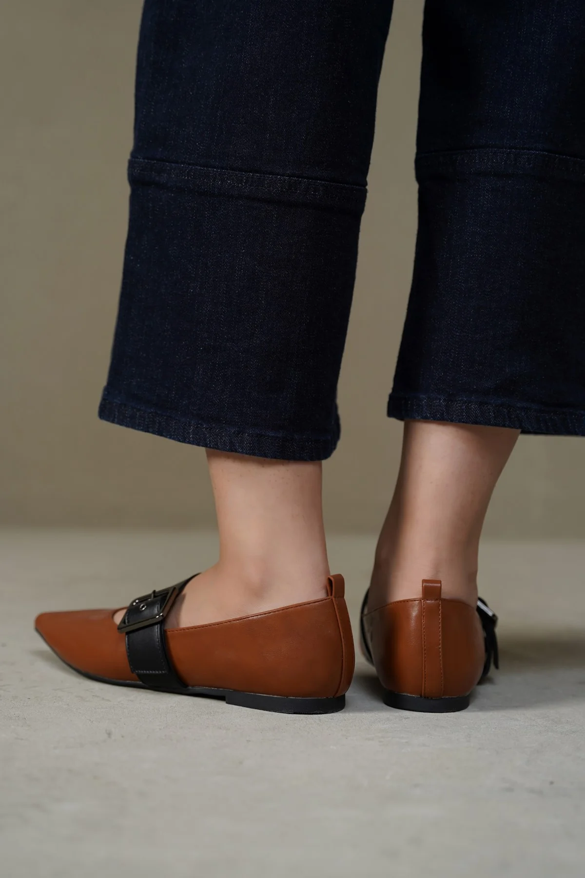WIDE BUCKLE PUMPS - Image 4