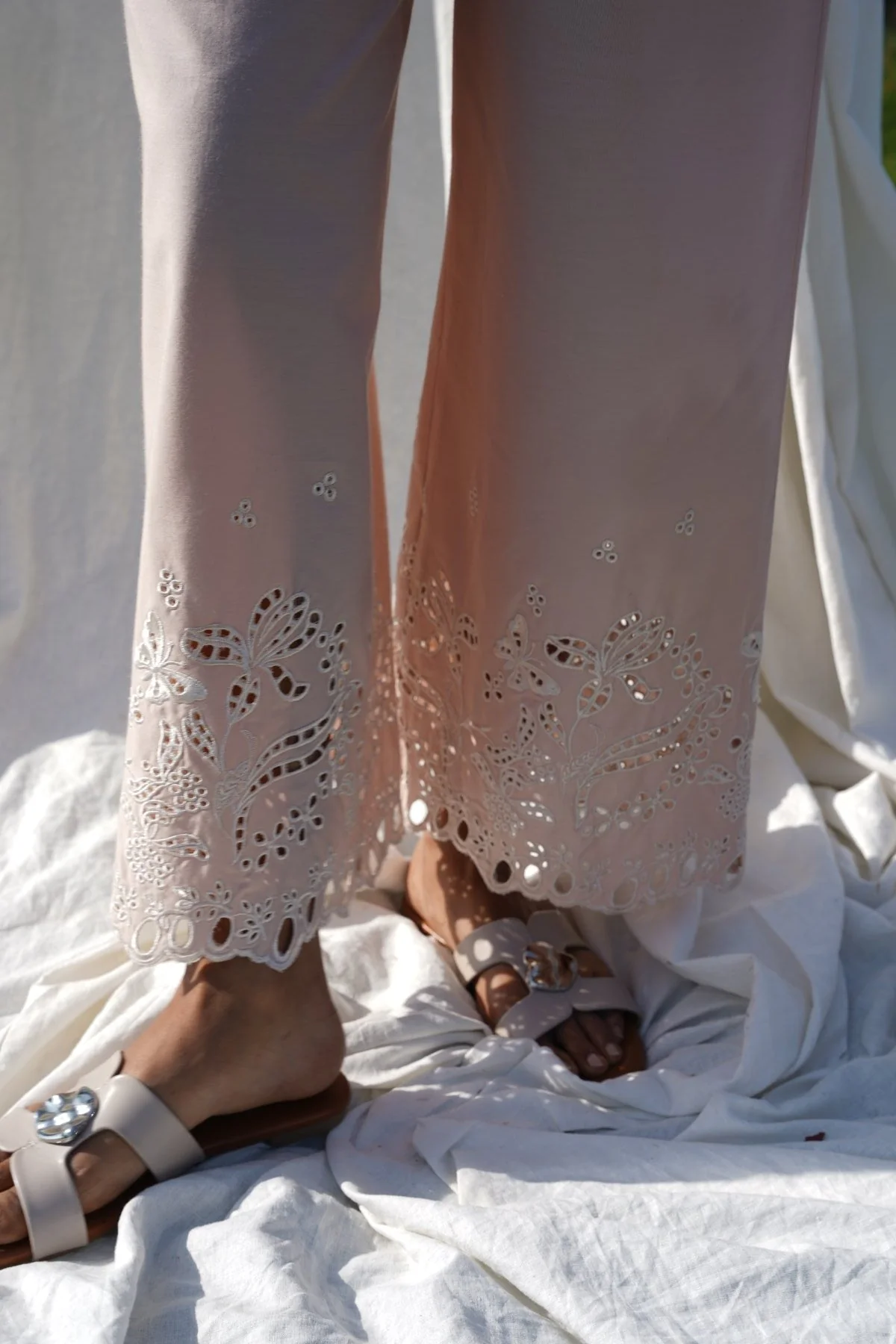 WILD BALLERINA CUTWORK PANTS - Image 3