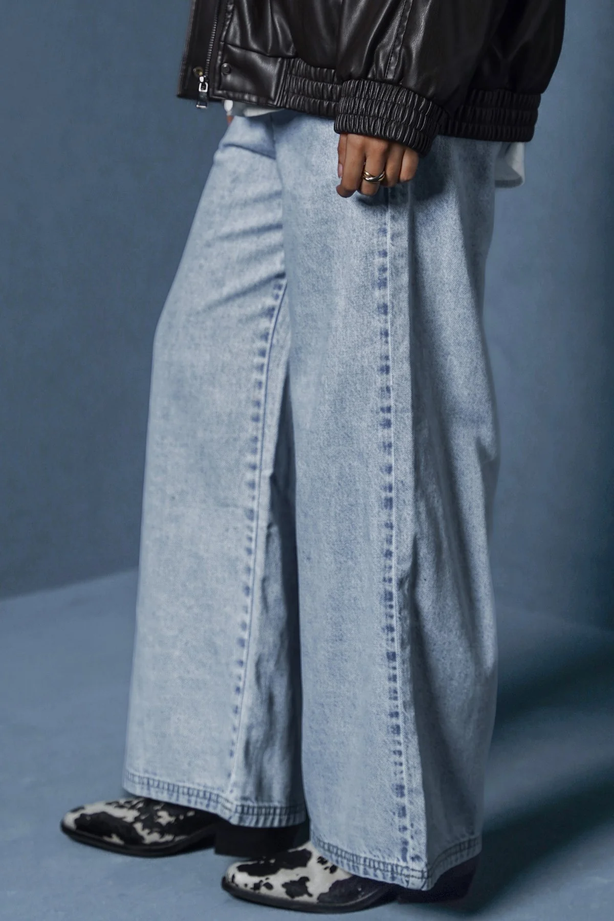 EASY WIDE LEG JEANS