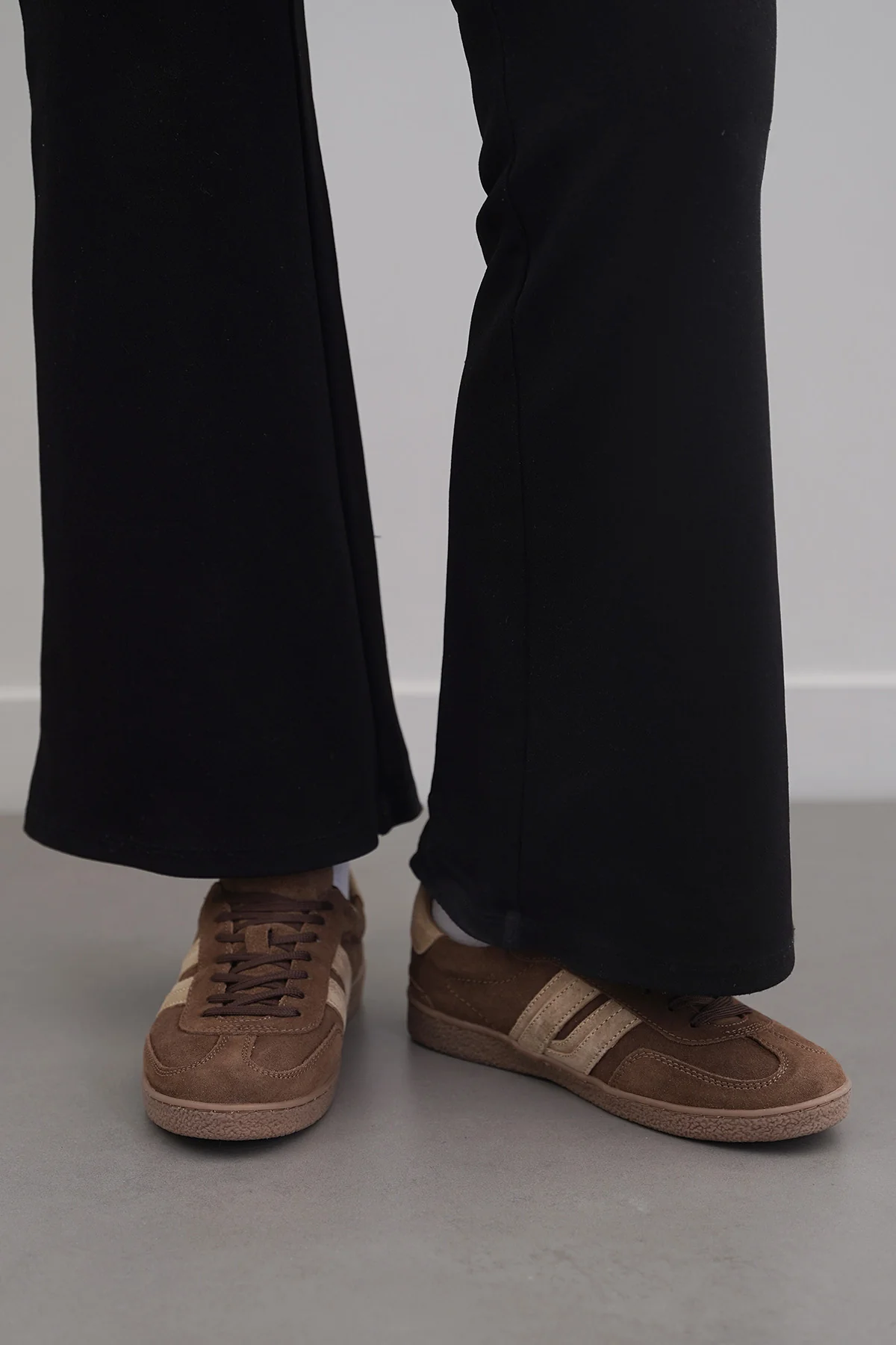 SUEDE ESSENTIAL SNEAKERS - Image 2
