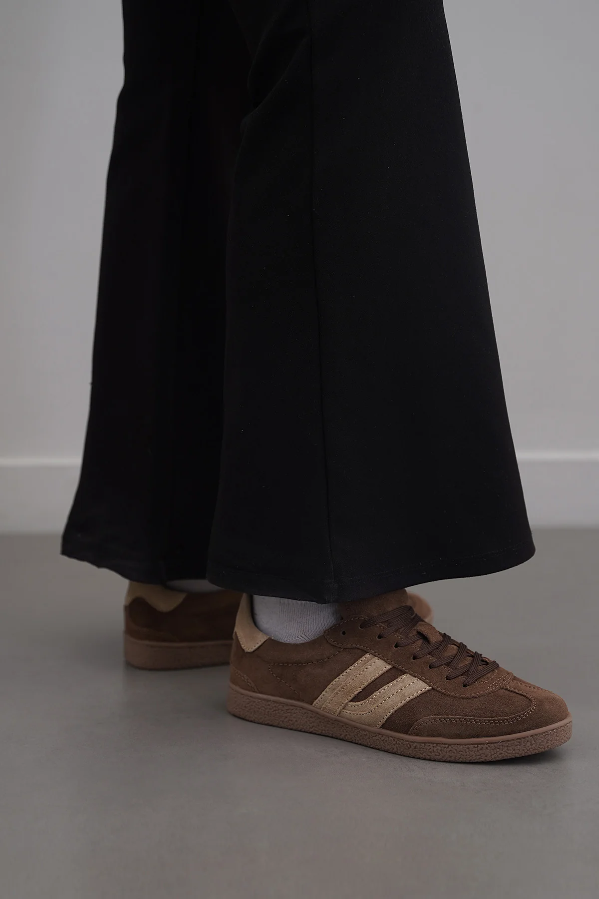 SUEDE ESSENTIAL SNEAKERS - Image 4