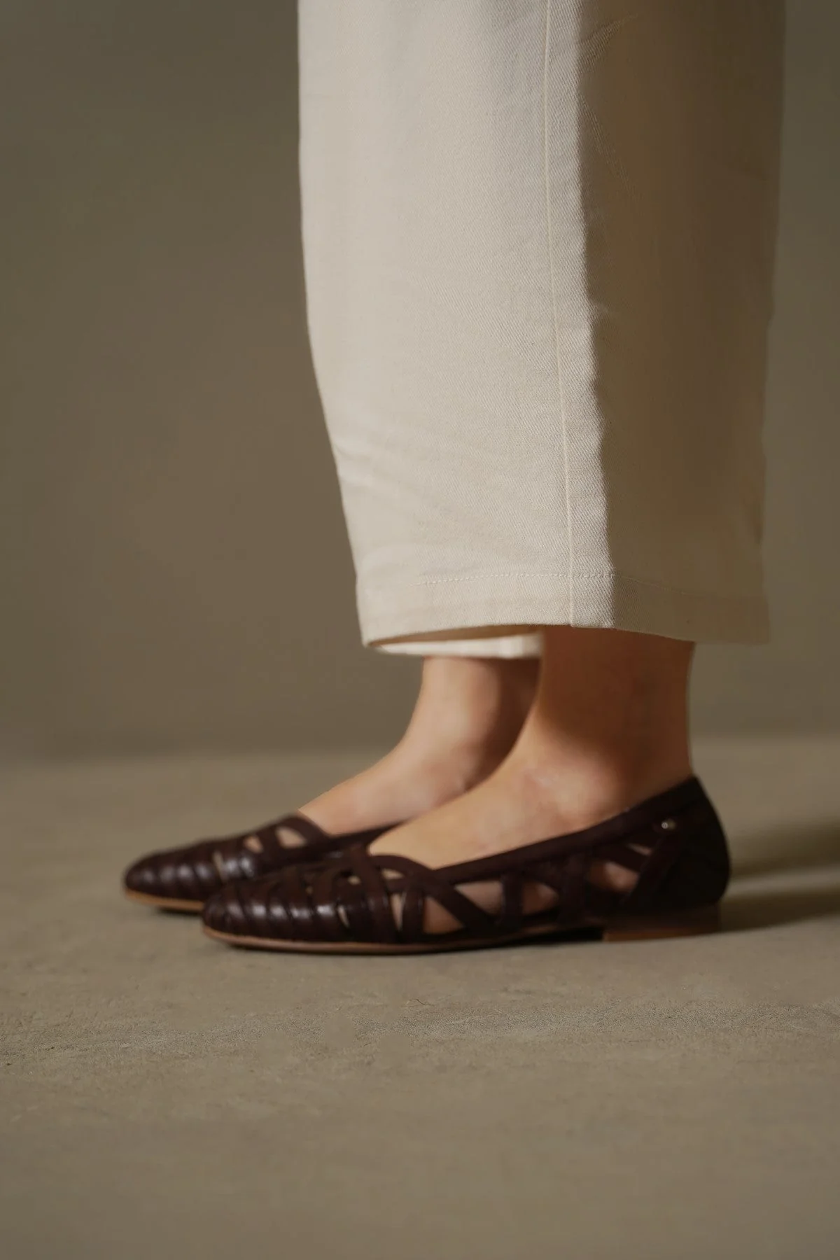 LEATHER WOVEN PUMPS - Image 3